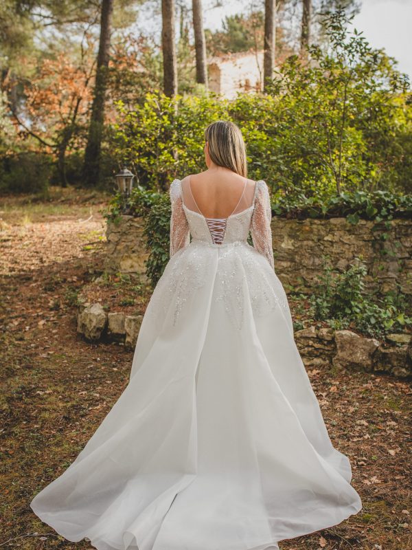 Robe de mariée divina blanche paillettes sequins sirène VI FAMILY 2025