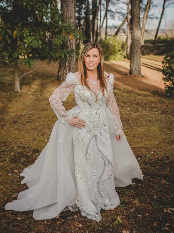 Robe de mariée divina blanche paillettes sequins sirène VI FAMILY 2025